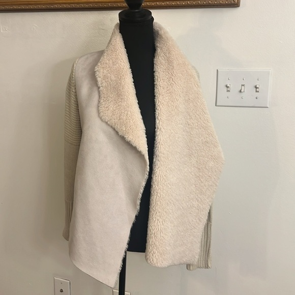 Chelsea & Theodore Faux Suede, Faux Suede Open Front Sweater Cardigan, Sz. S. - Picture 3 of 10